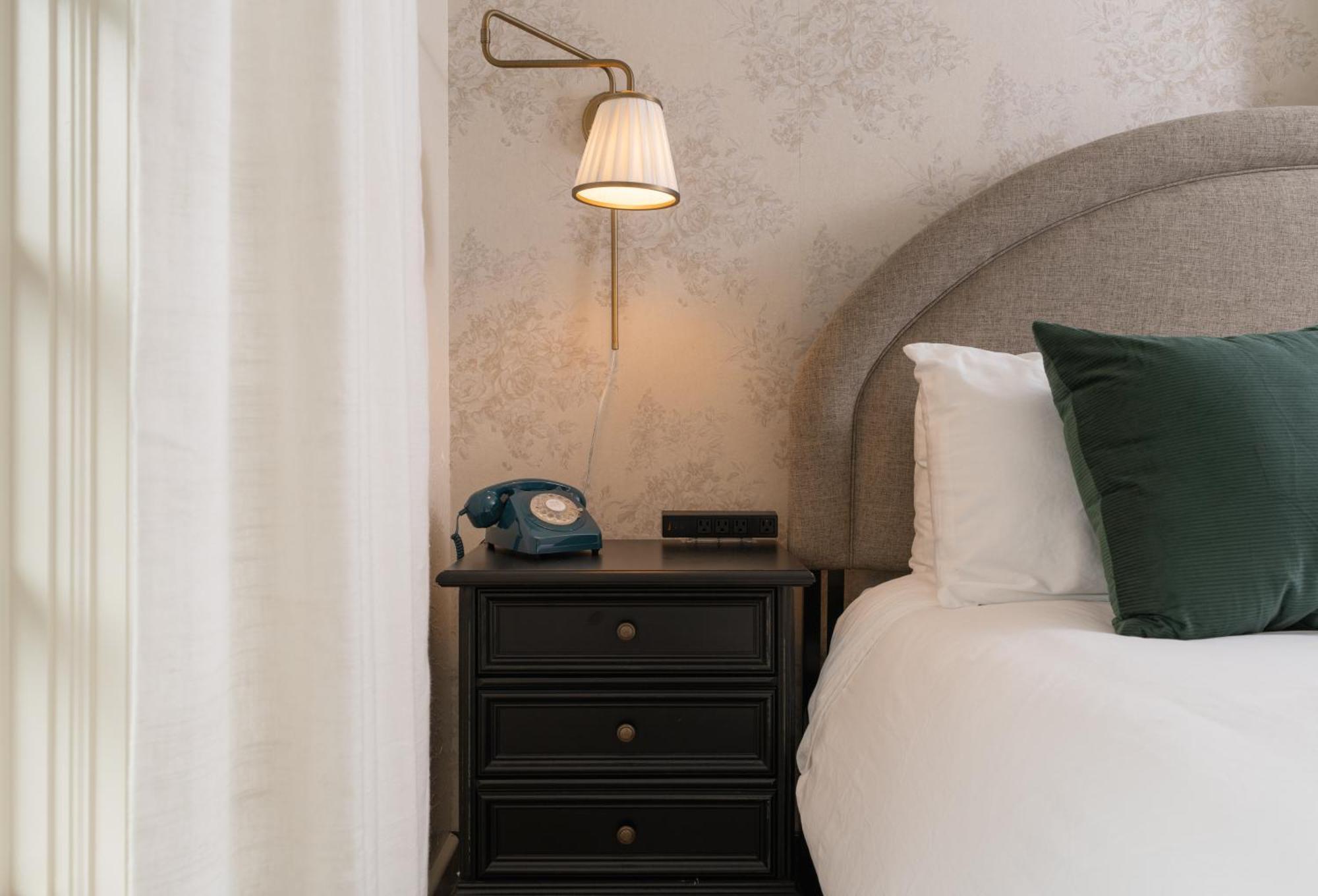 Petit Soleil - Bed, Breakfast And Bar Bed & Breakfast San Luis Obispo Ngoại thất bức ảnh