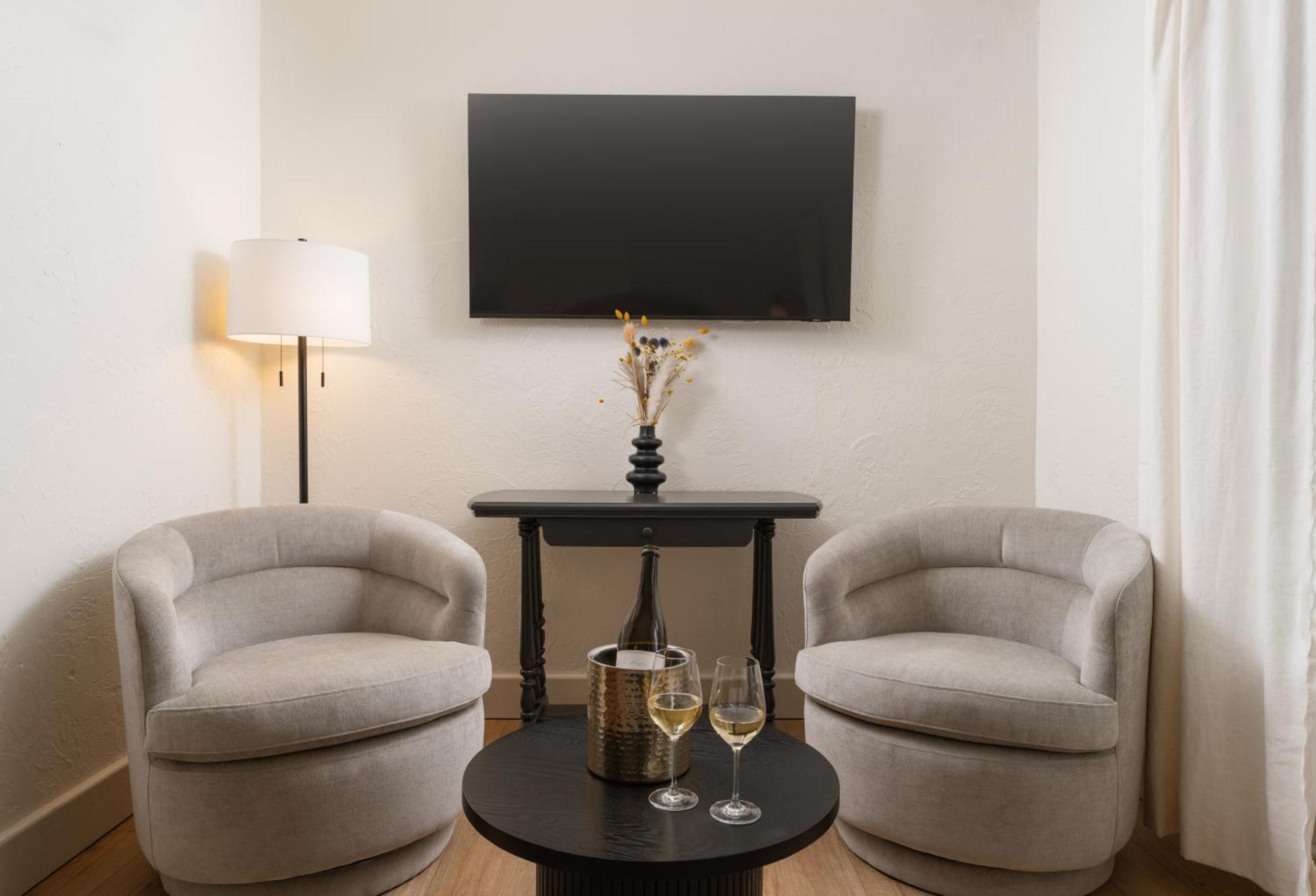 Petit Soleil - Bed, Breakfast And Bar Bed & Breakfast San Luis Obispo Ngoại thất bức ảnh